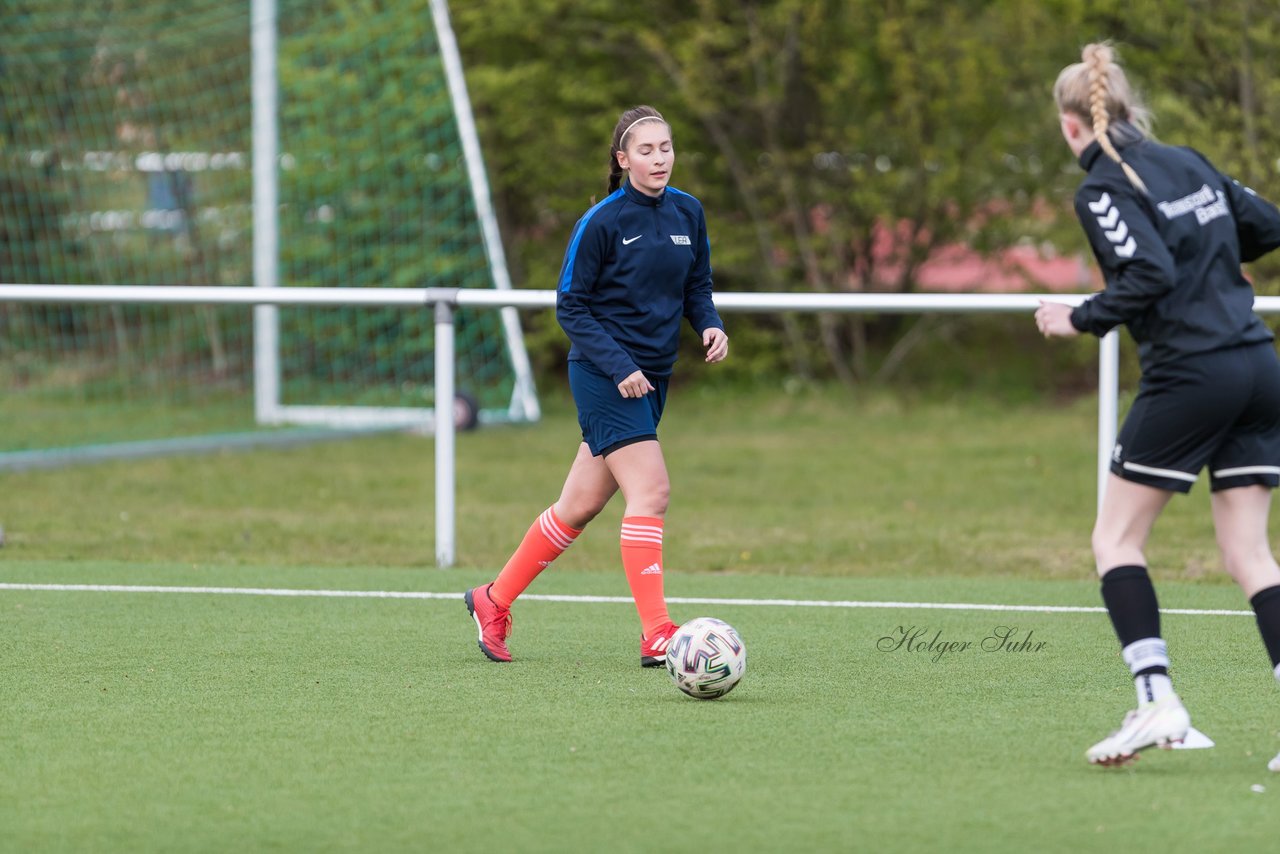 Bild 136 - Co-Trainerin der Frauen Nationalmannschaft Britta Carlson in Wahlstedt